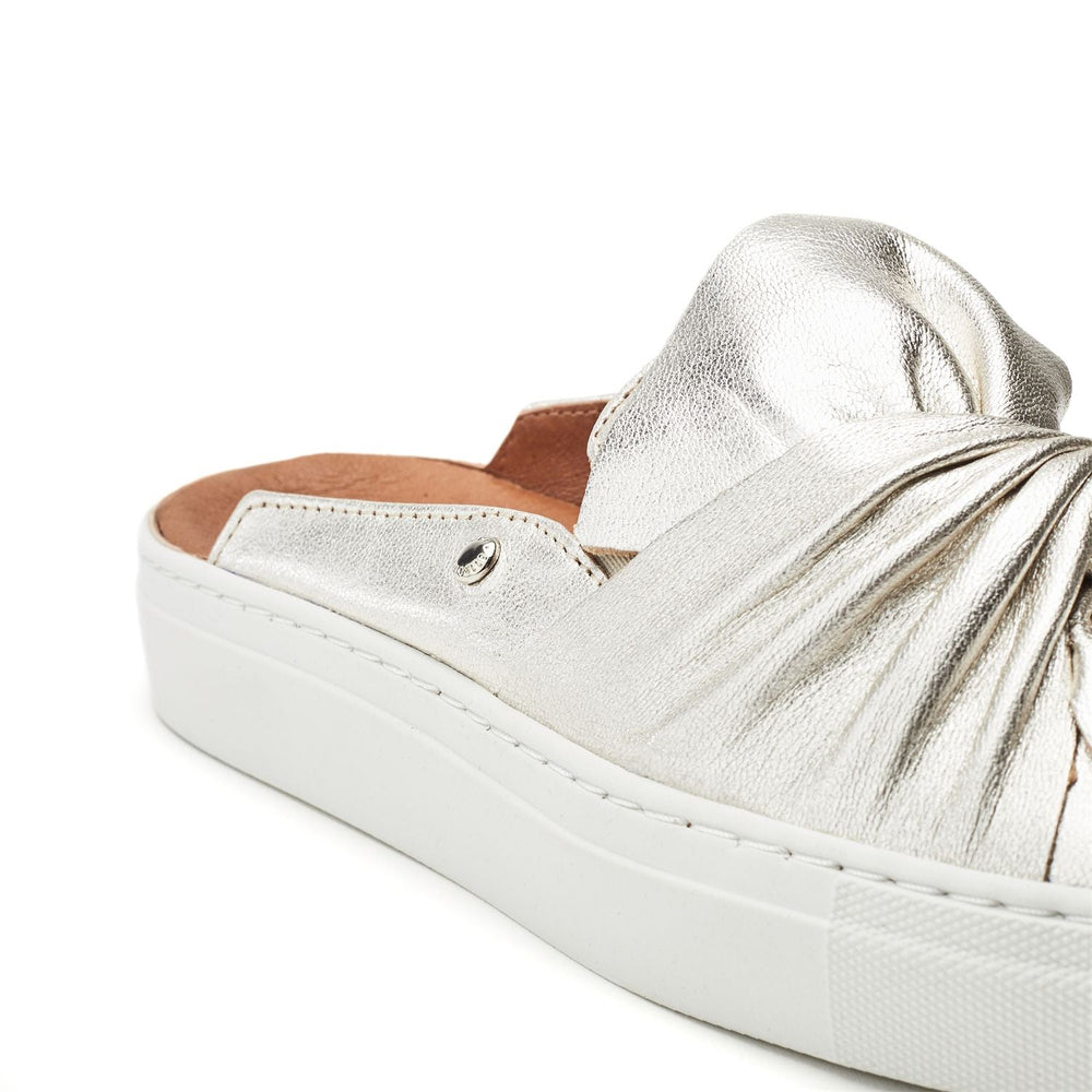 Amarantha Gold Leather Trainers