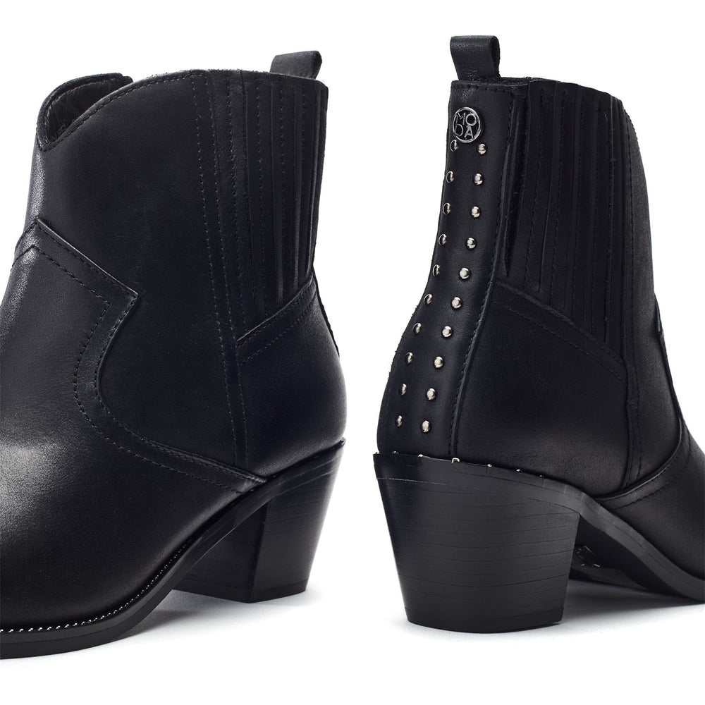 Anniee Black Leather Boots