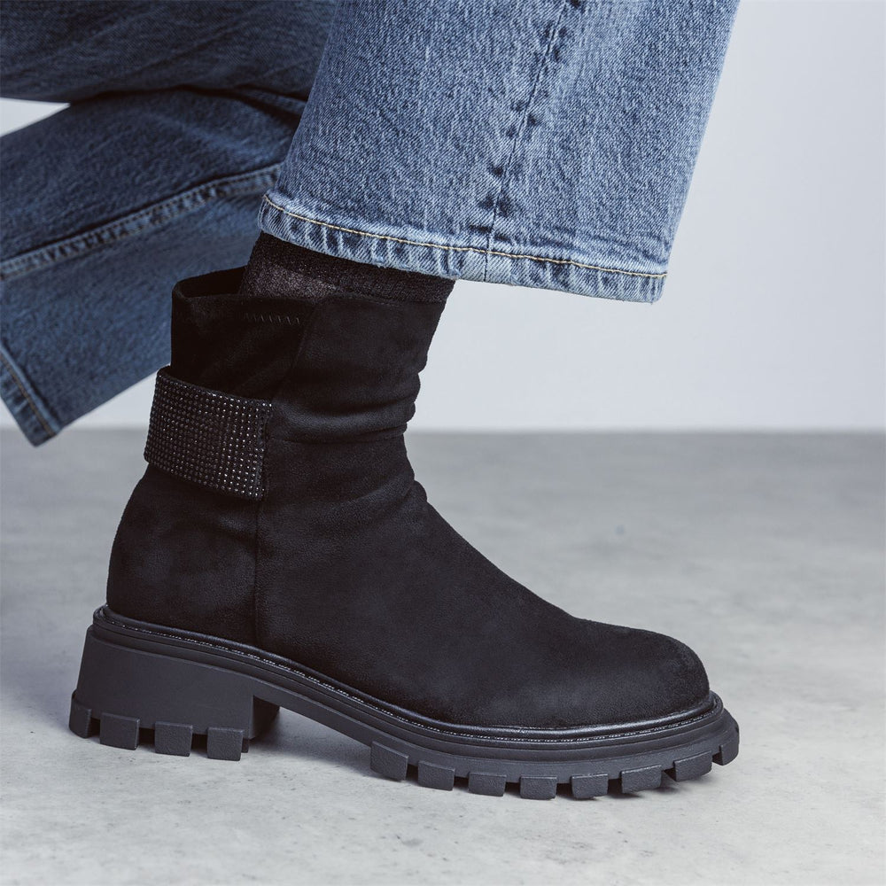Arilen Black Alcantara Boots