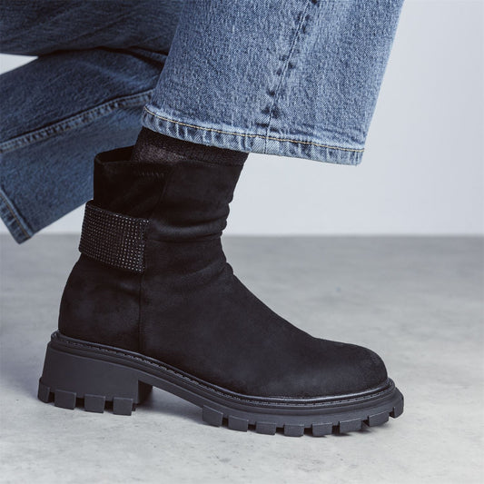 Arilen Black Alcantara Boots
