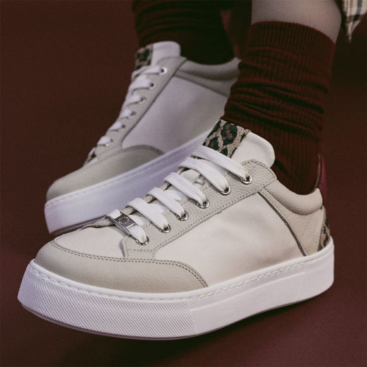 Aronte Off White Leather Trainers