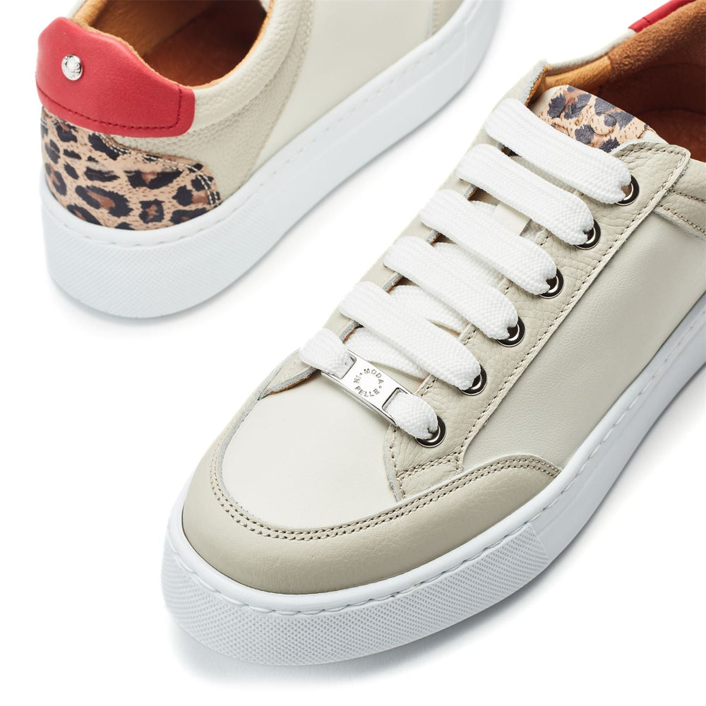 Aronte Off White Leather Trainers