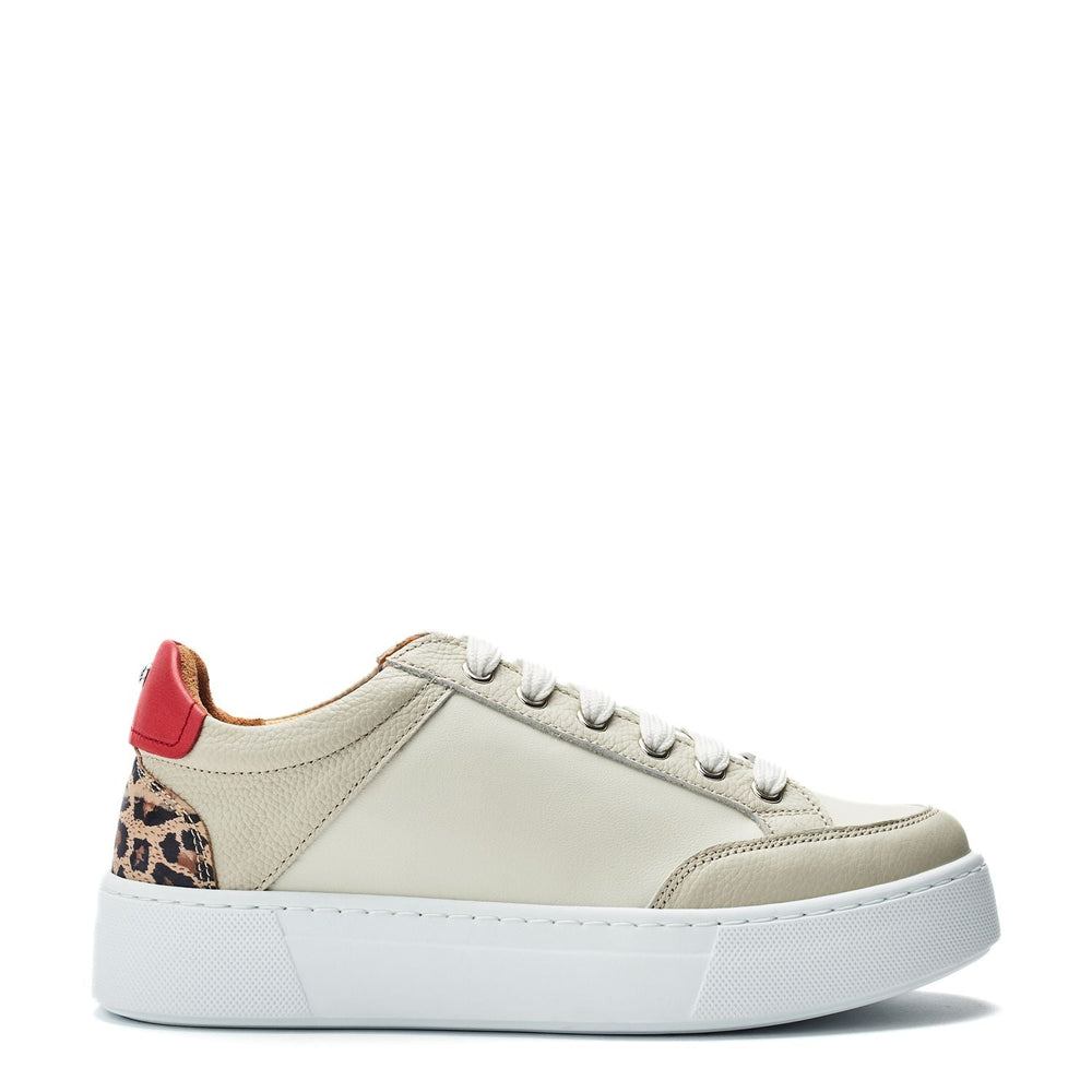 Aronte Off White Leather Trainers