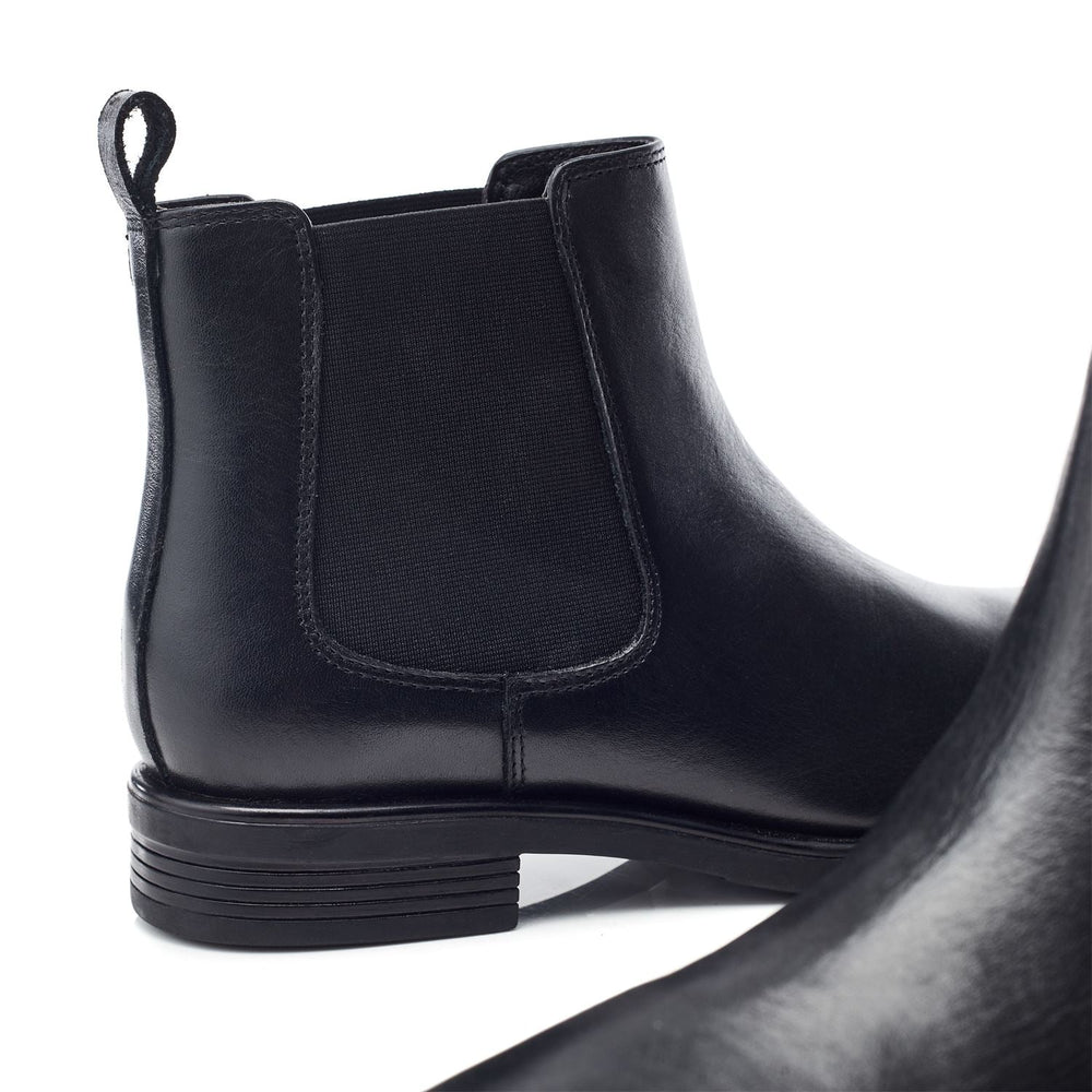 Dobby Black Leather Boots