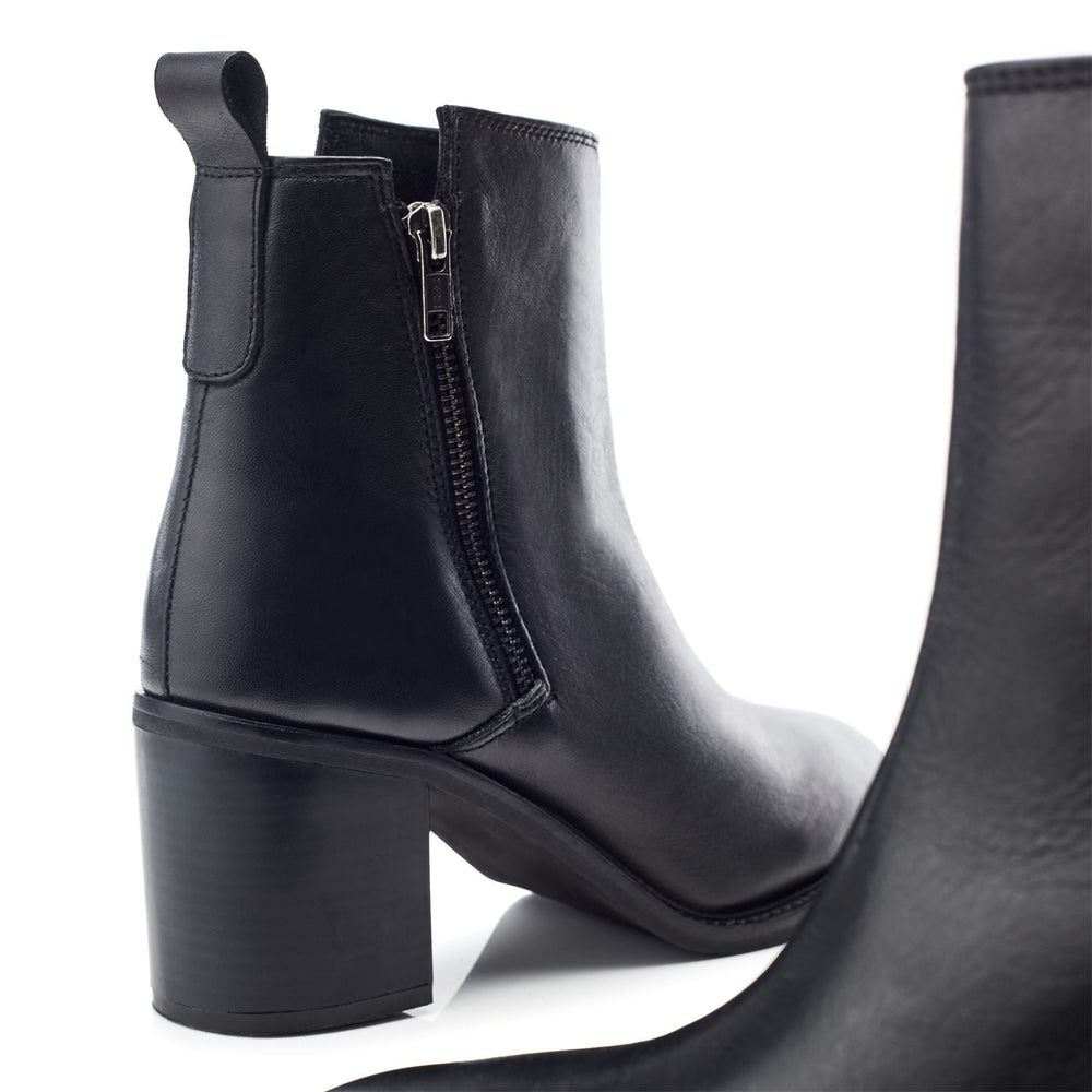 Molly Black Leather Boots