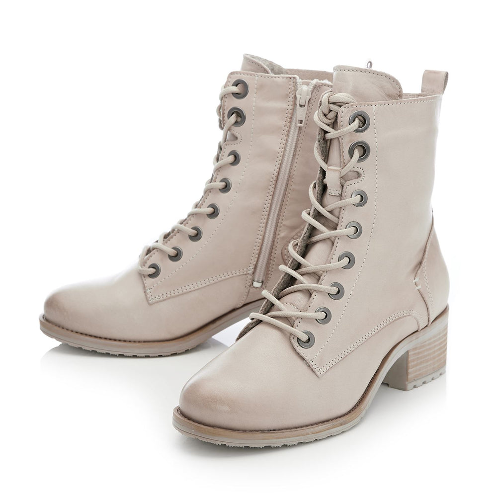 Bezzie Cream Leather Boots
