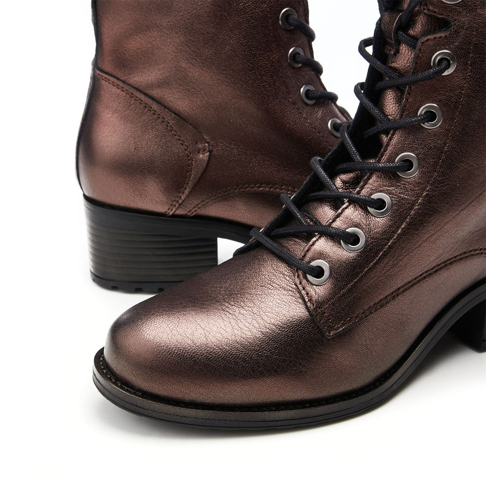 Bezzie Pewter Leather Boots