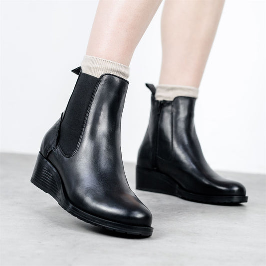 Bezzie Wedge Black Leather Boots