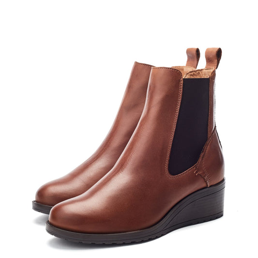 Bezzie Wedge Tan Leather Boots