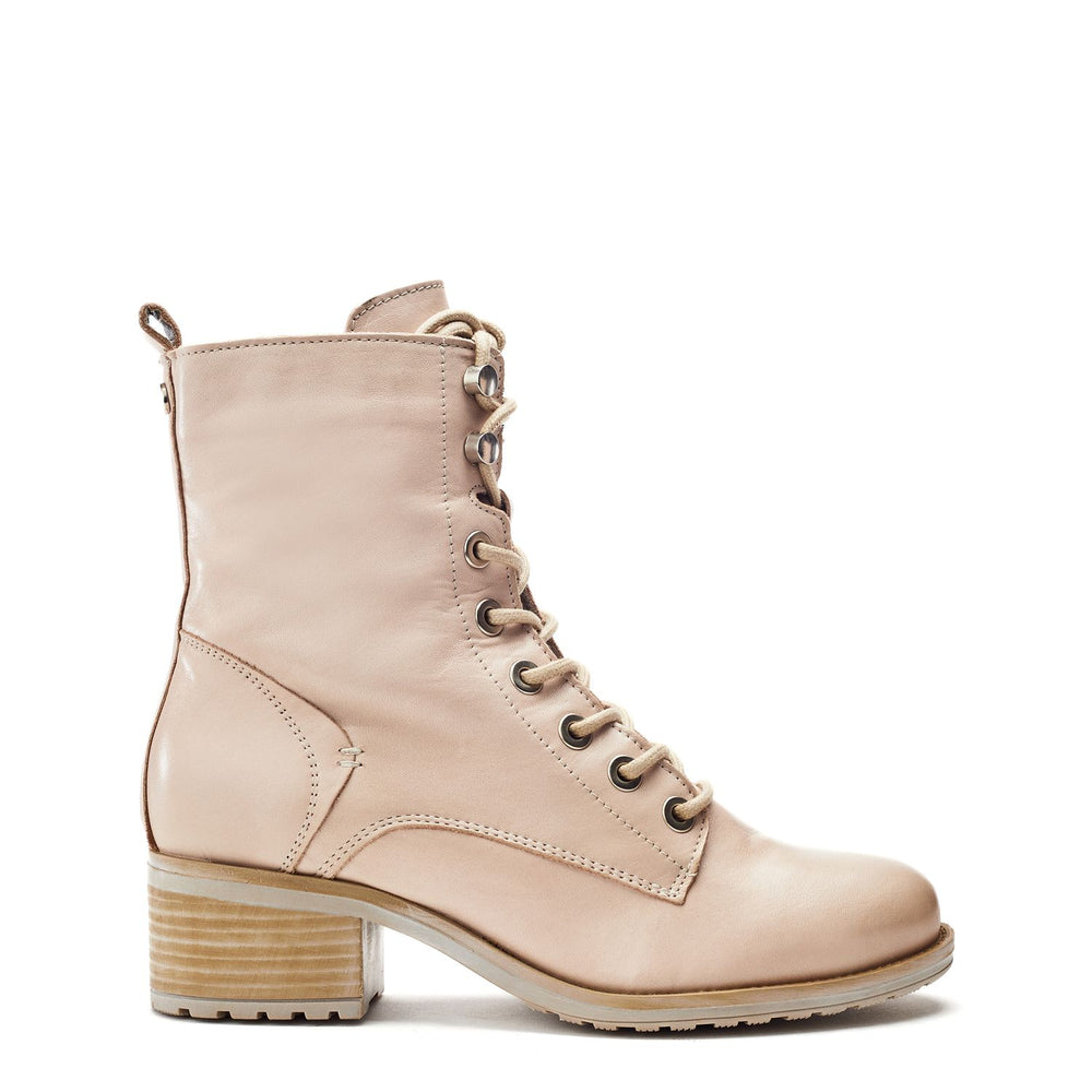 Bezzy Cream Leather Boots