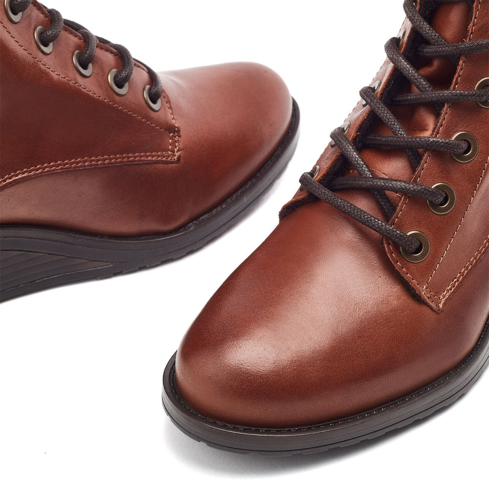 Bezzy Lace Up Tan Leather Boots