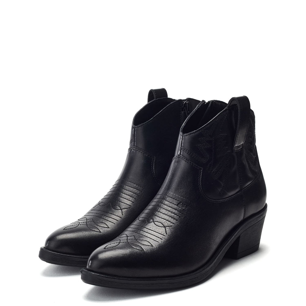 Bracknell Black Leather Boots