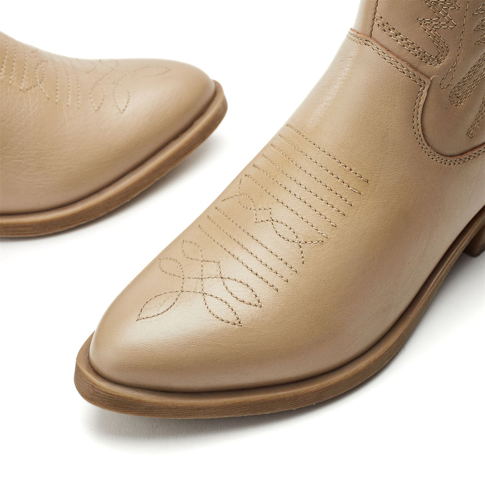 Bracknell Cream Leather Boots