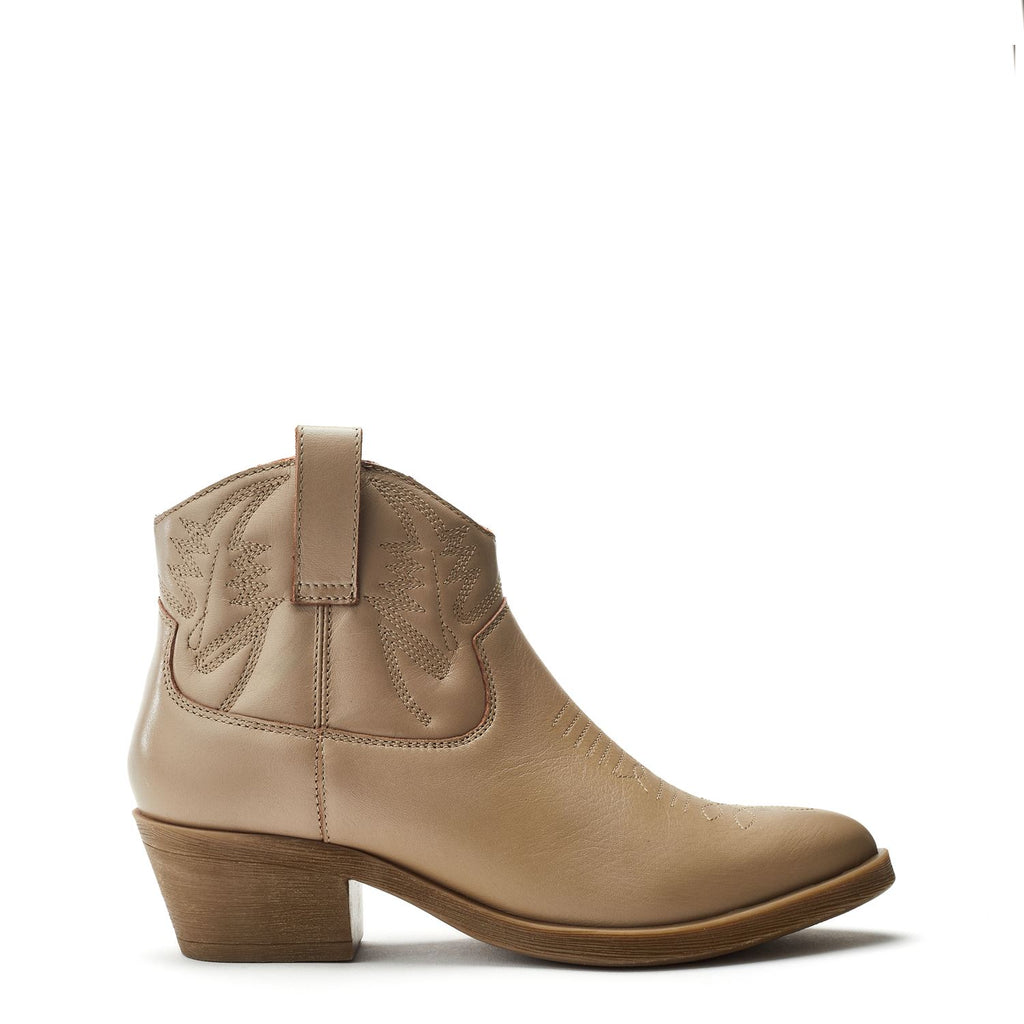 Bracknell Leather Boots