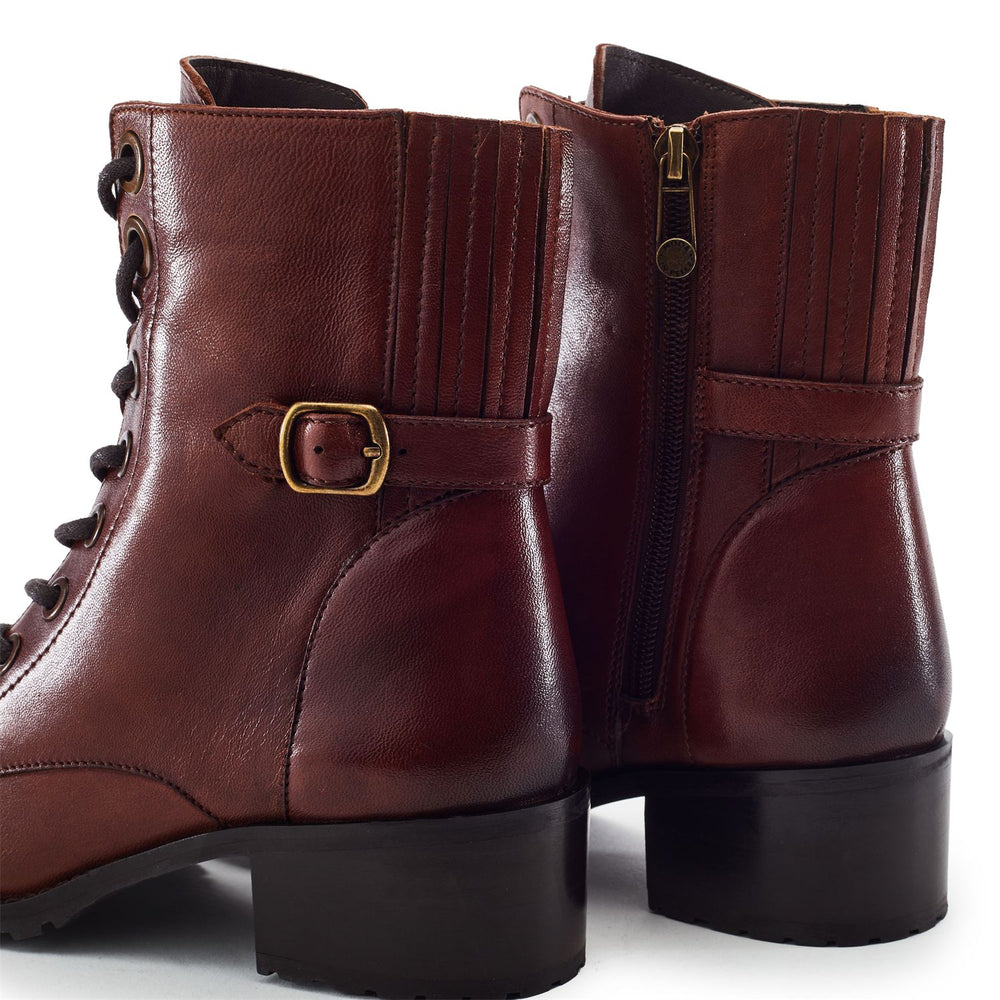 Buzz Tan Leather Boots