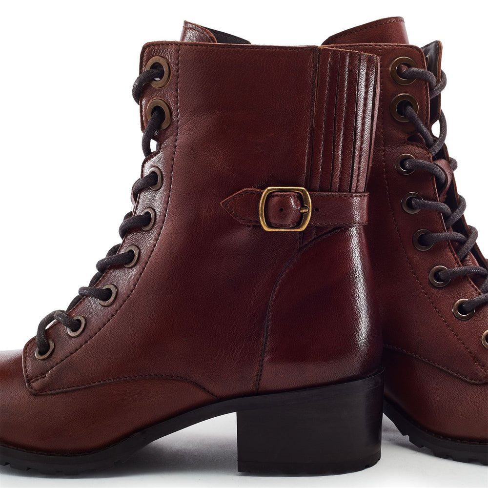 Buzz Tan Leather Boots