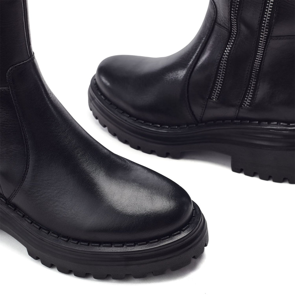 Camilio Black Leather Boots