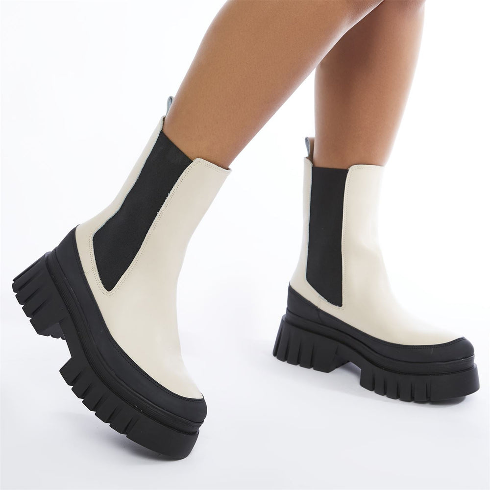 Diiva White Leather Boots