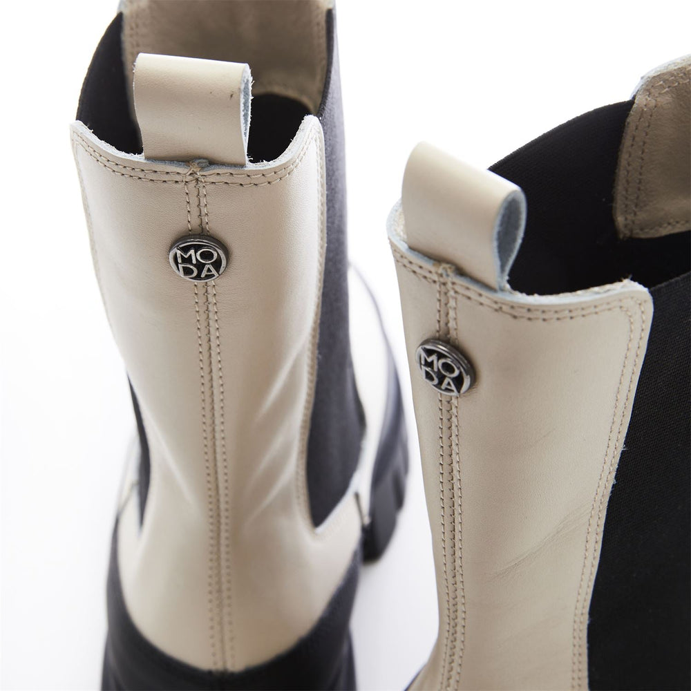 Diiva White Leather Boots