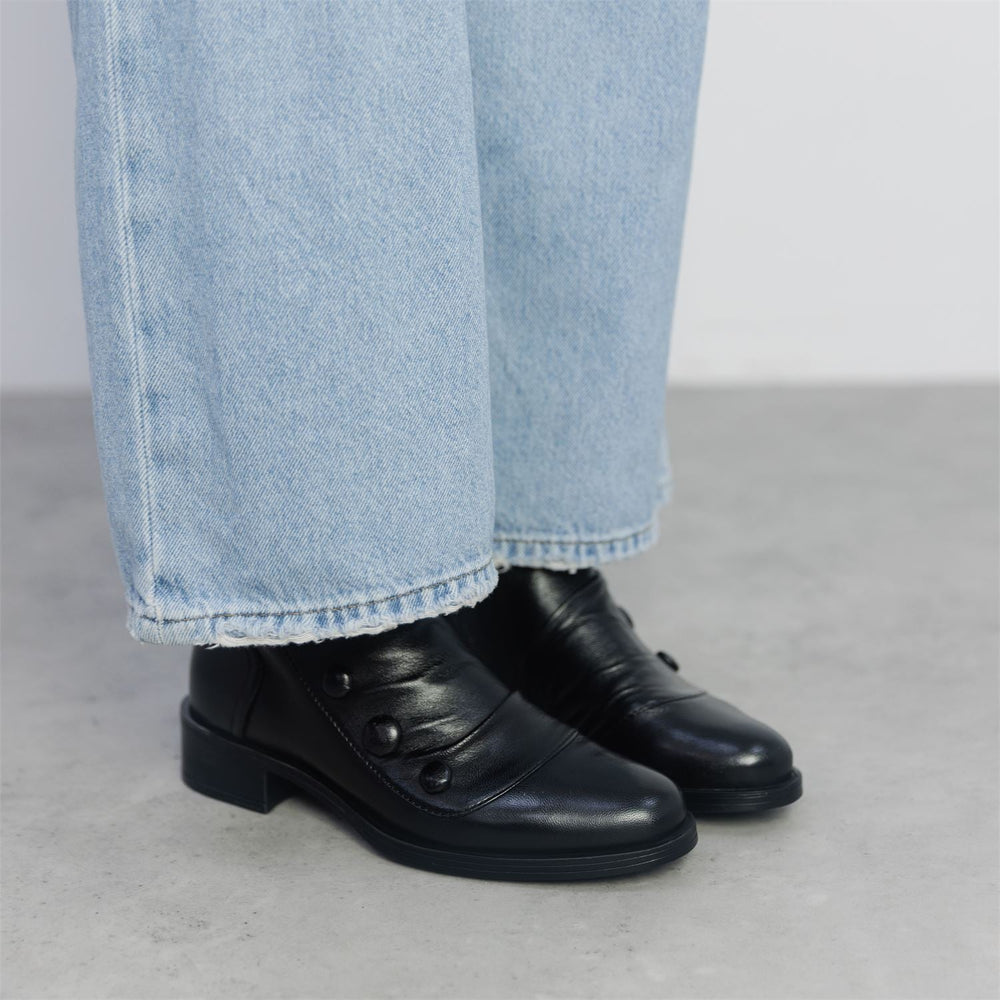 Elita Black Leather Boots