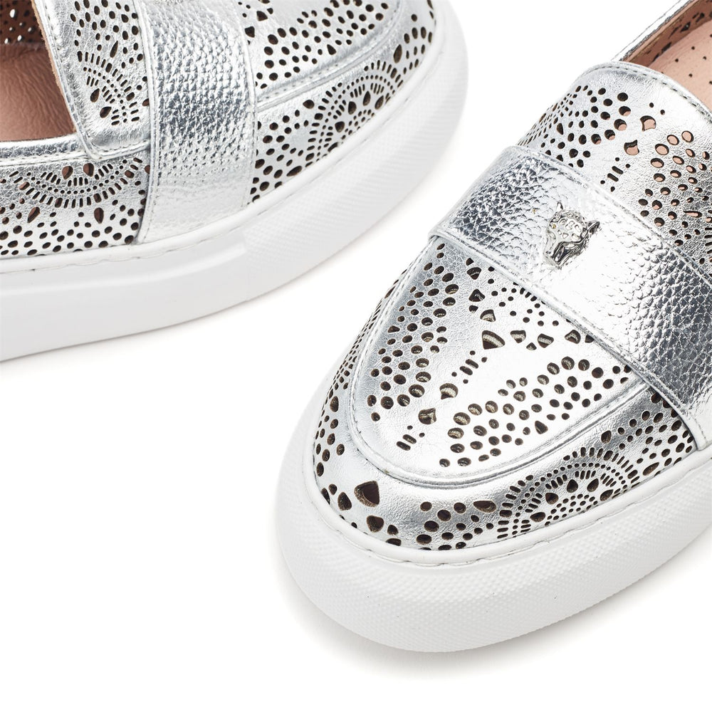 Eudia Silver Leather Shoes