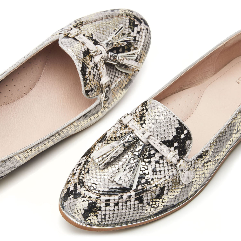 Evvaa Natural Snake Print Shoes