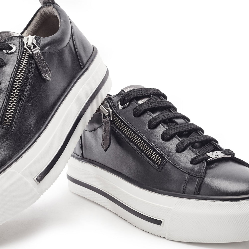 Flissie Black Leather Trainers