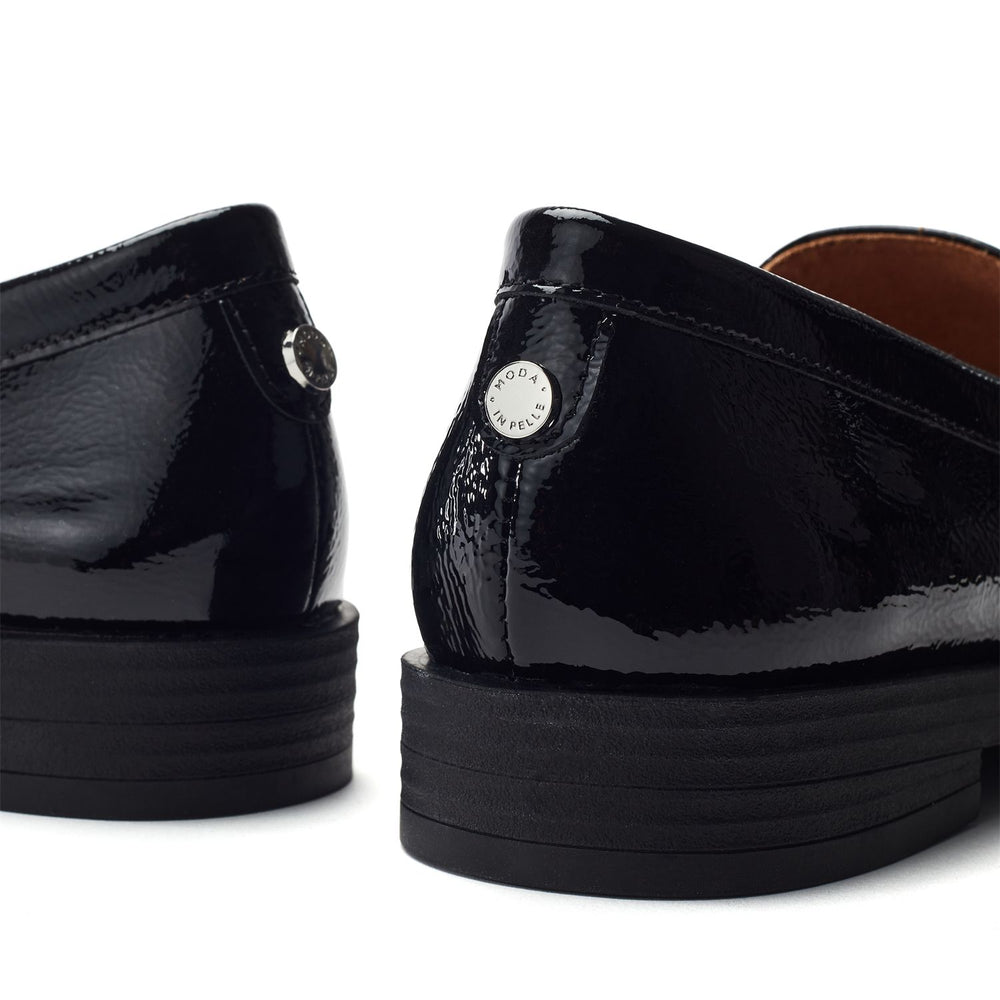 Fura Black Patent Leather Shoes