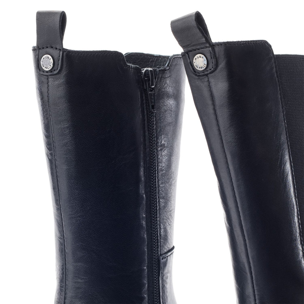 Geelia Black Leather Boots