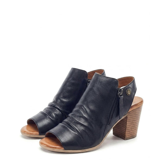 Kaprise Black Leather Sandals