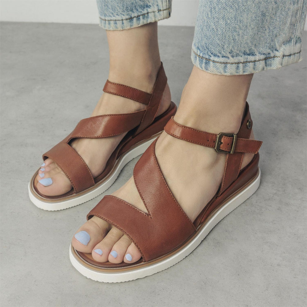 Kapur Tan Leather Sandals