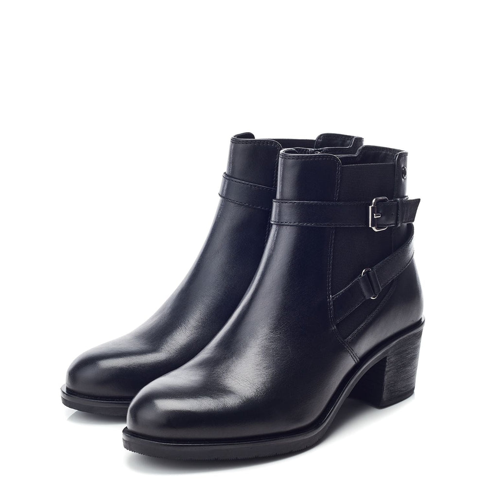 Libres Black Leather Boots