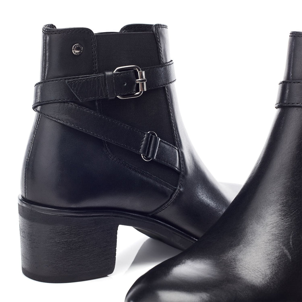 Libres Black Leather Boots