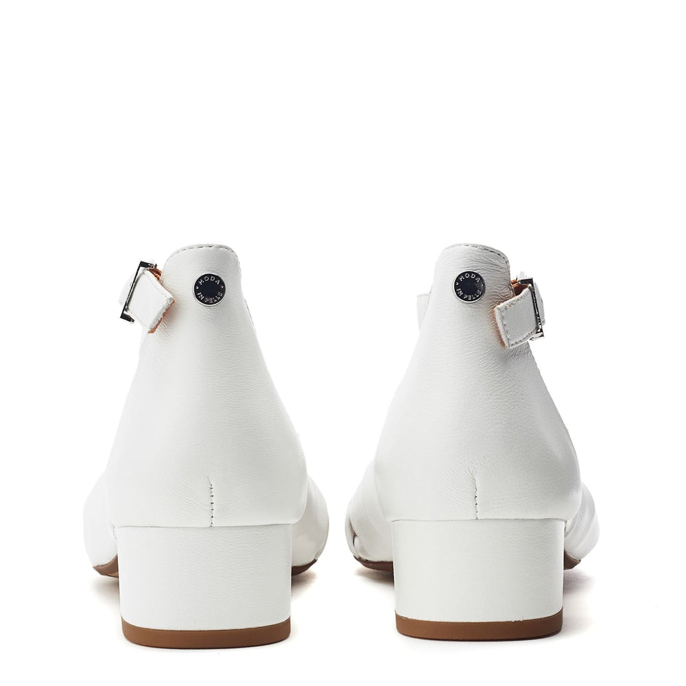 Macadamia White Leather Sandals
