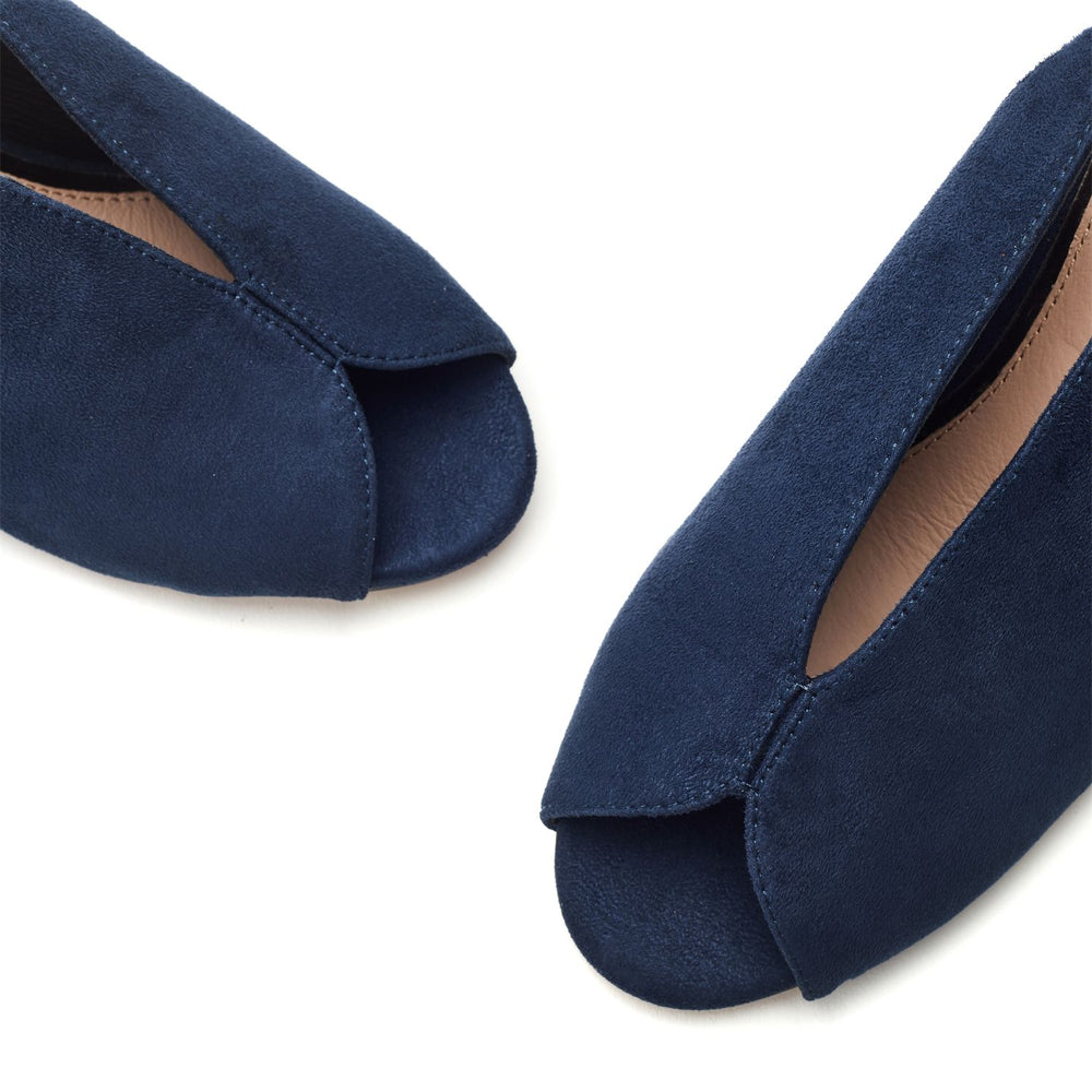 Maeva Navy Alcantara Sandals