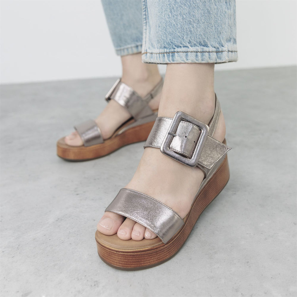 Mazus Pewter Leather Sandals