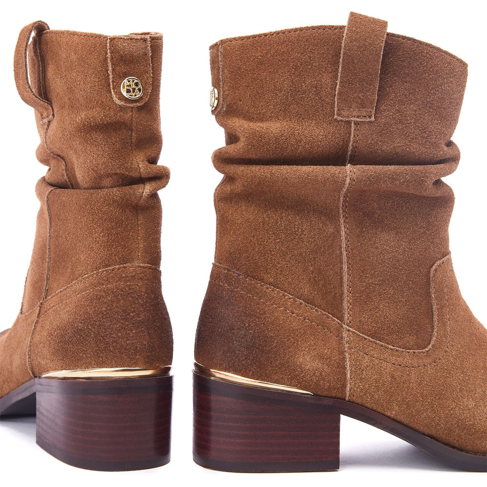 Oaissa Tan Suede Boots