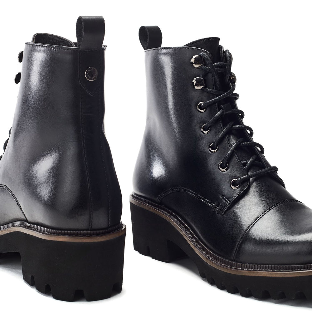 Okari Black Leather Boots