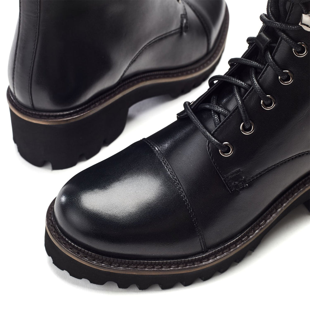 Okari Black Leather Boots