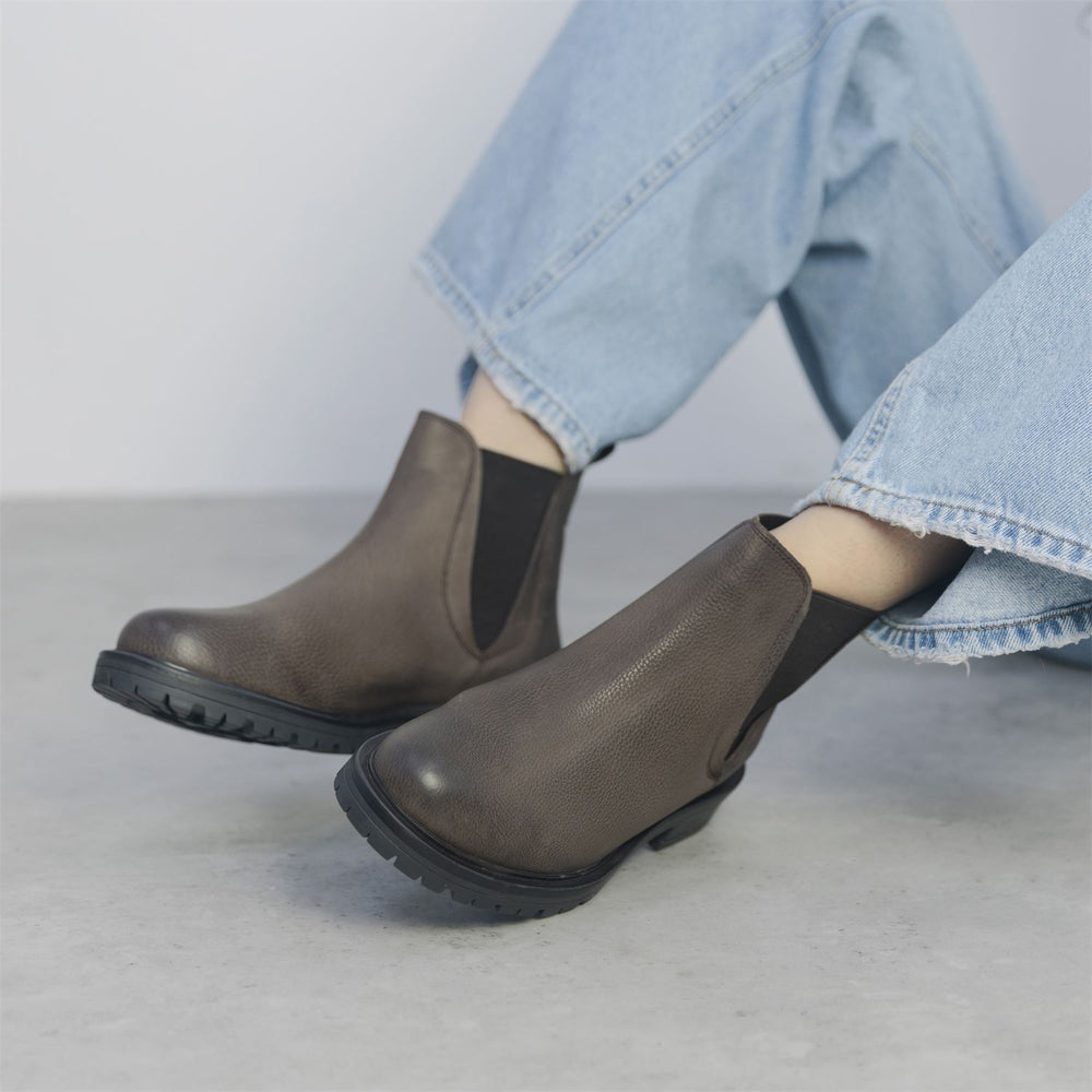 Okasa Dark Brown Leather Boots