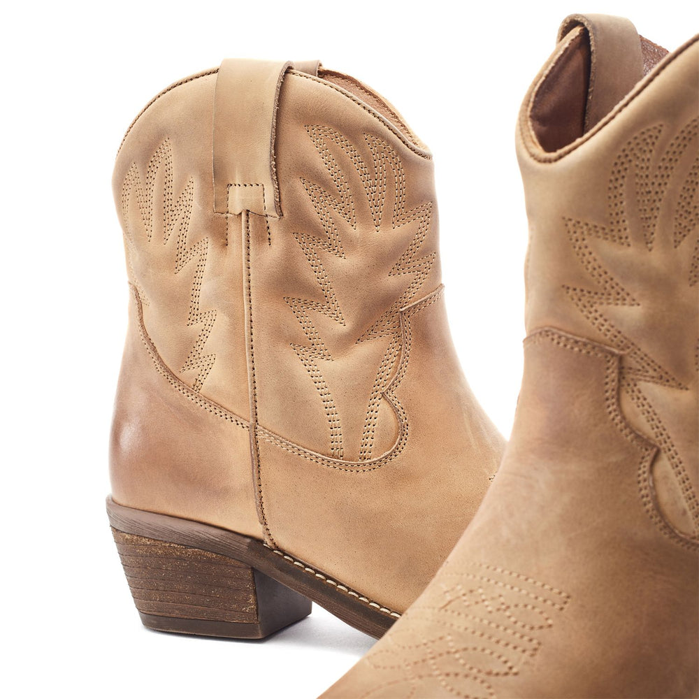 Okuri Stone Leather Boots