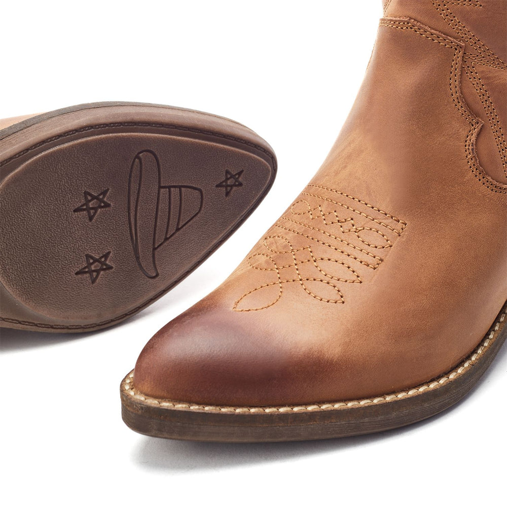 Okuri Tan Leather Boots