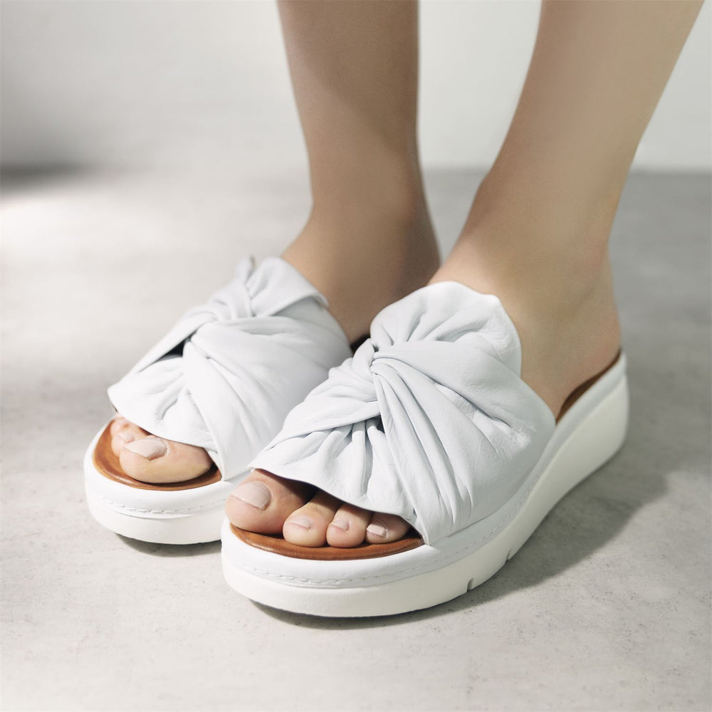 Ollin White Leather Sandals
