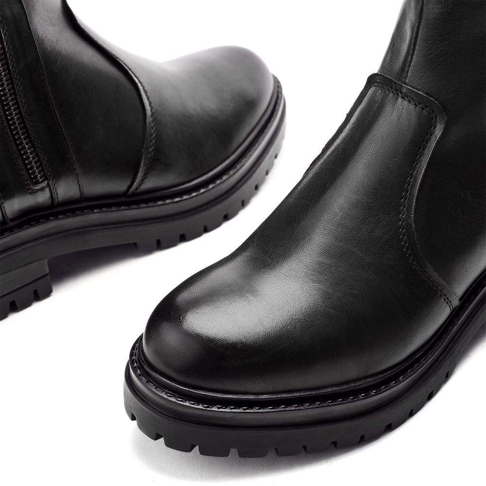 Olottie Black Leather Boots