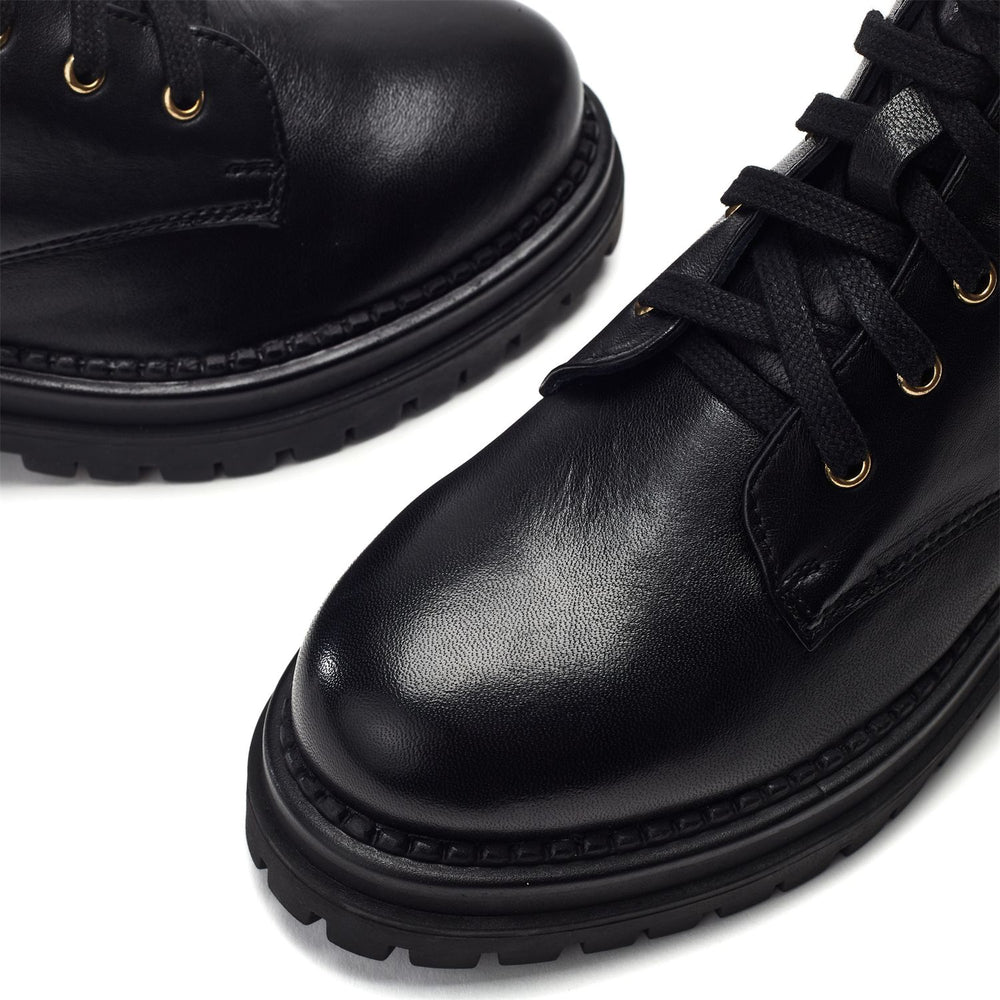 Onnay Black Leather Boots