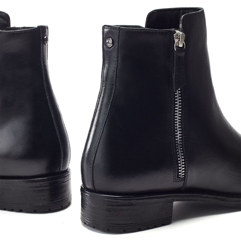 Onora Black Leather Boots