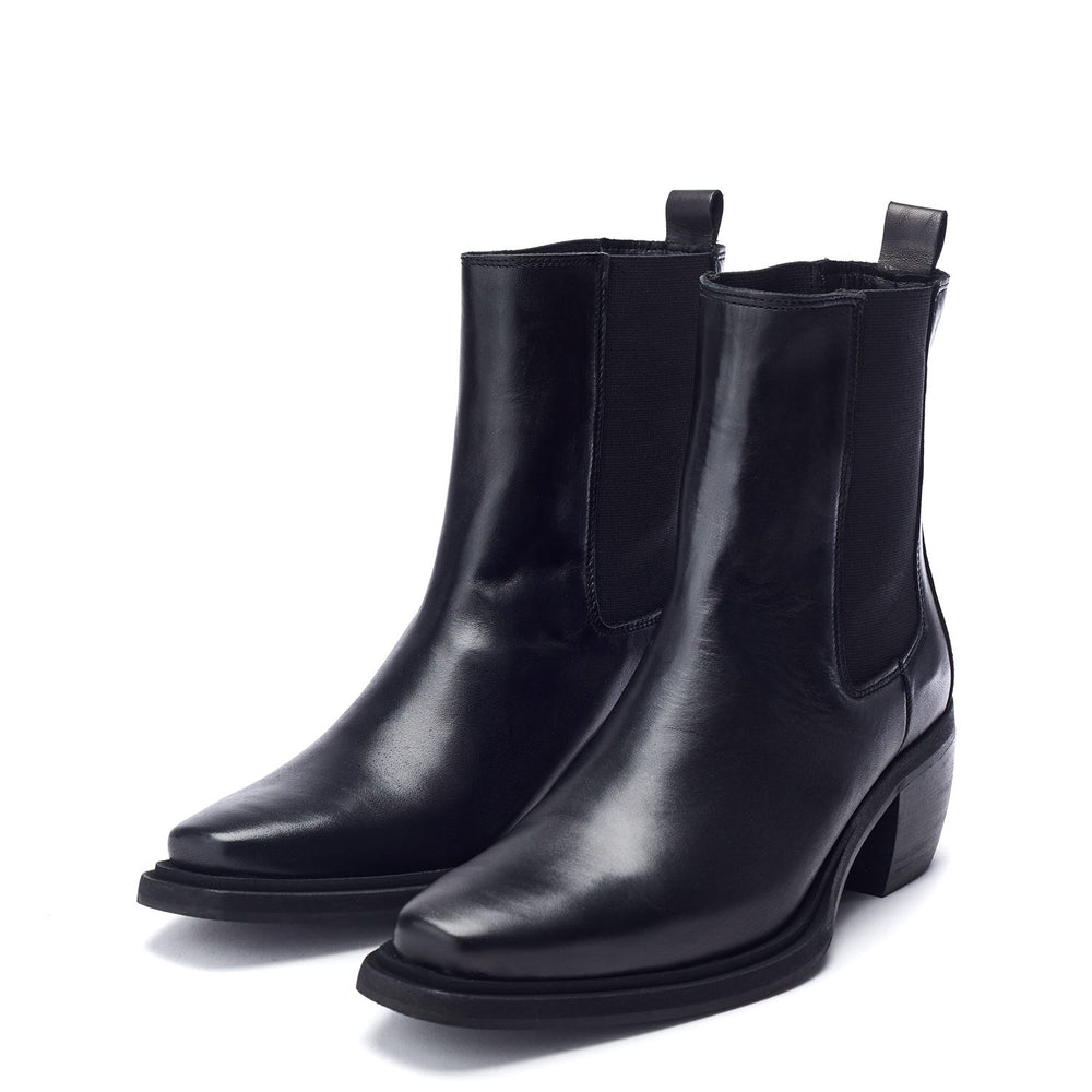 Ontel Black Leather Boots