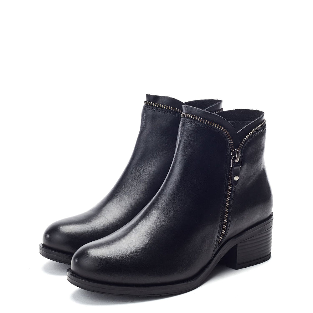 Opulent Black Leather Boots