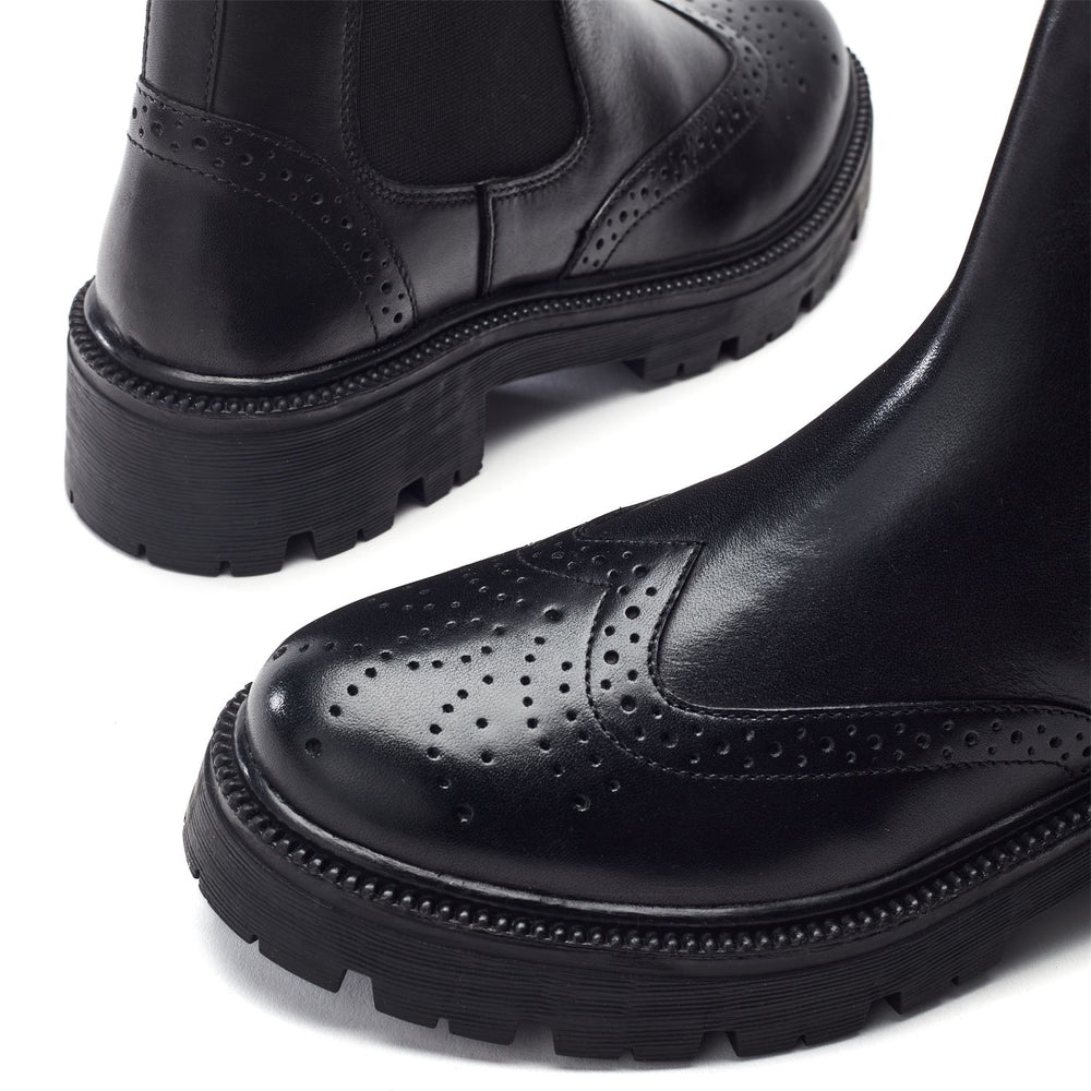 Ordenia Black Leather Boots