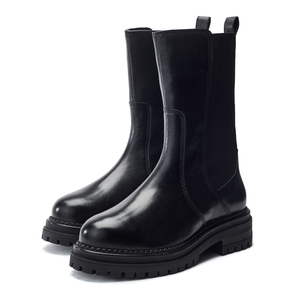 Oyari Black Leather Boots